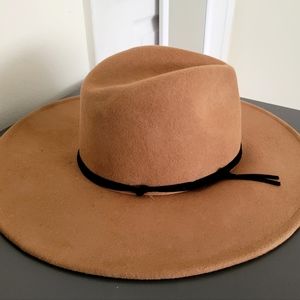 Universal Thread Target Wool Hat